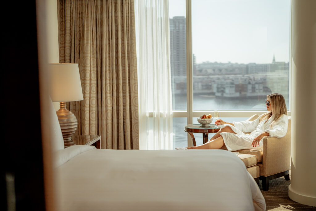 interior four seasons hotel room